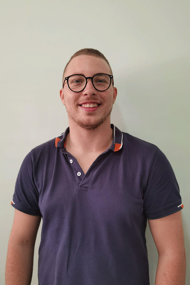 https://stage.calculosevirgulas.pt/wp-content/uploads/2022/08/Andre-Furtado-Assistente-Administrativo.png